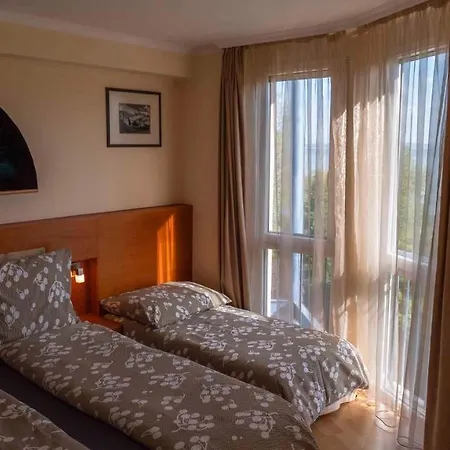 In - Balaton 37076 アパート *