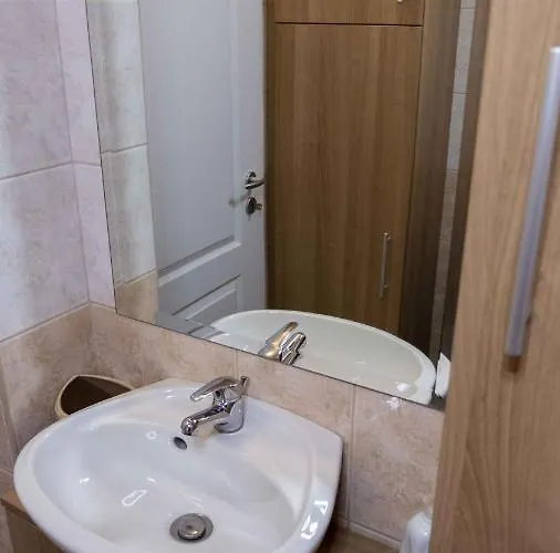 In - Balaton 37076 Apartamento *